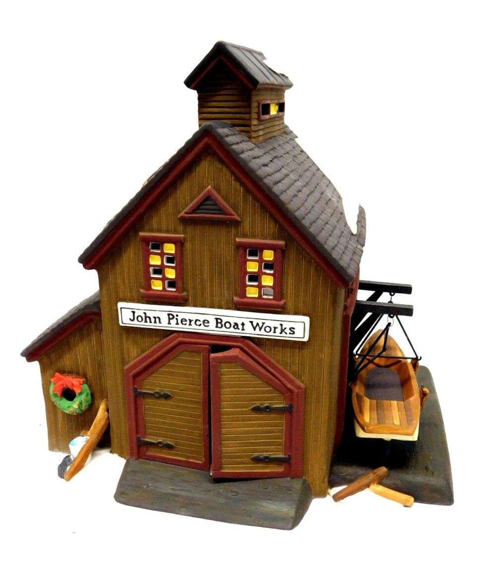 Dept 56 New England Village Series Pierce Boat Works #56573 NO Light